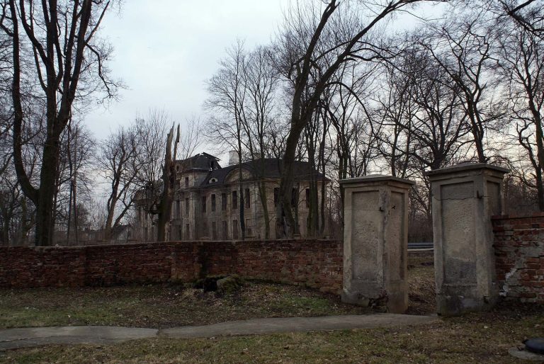 Palace in Brzezinka: A Baroque Aristocratic Residence in Poland