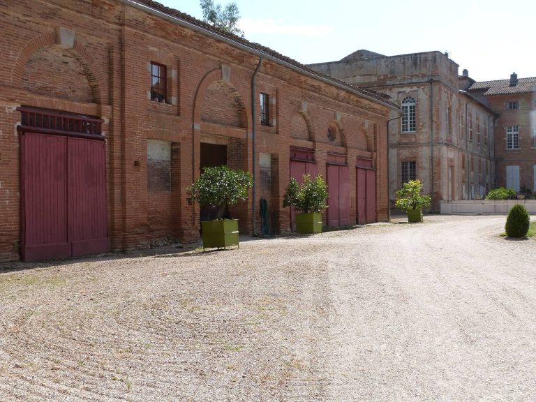 Saint-Géry Castle in Rabastens: A Medieval Estate Transformed in the Louis XIII and Classical Styles