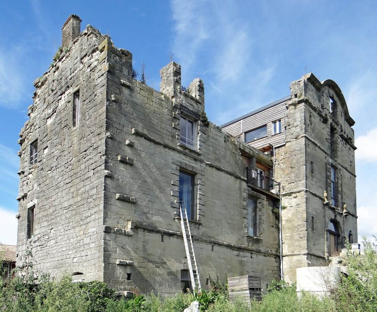 Château de Monteton: A Medieval Castle and Historic Residence in France