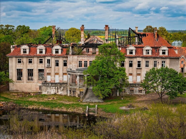 Palace in Bełcz Wielki: A Historic Palace-and-Farm Complex in Poland