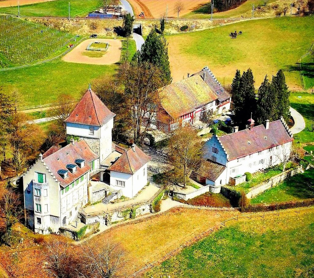 Wyden Castle: A Fortified Castle in Switzerland 2 Wyden Castle