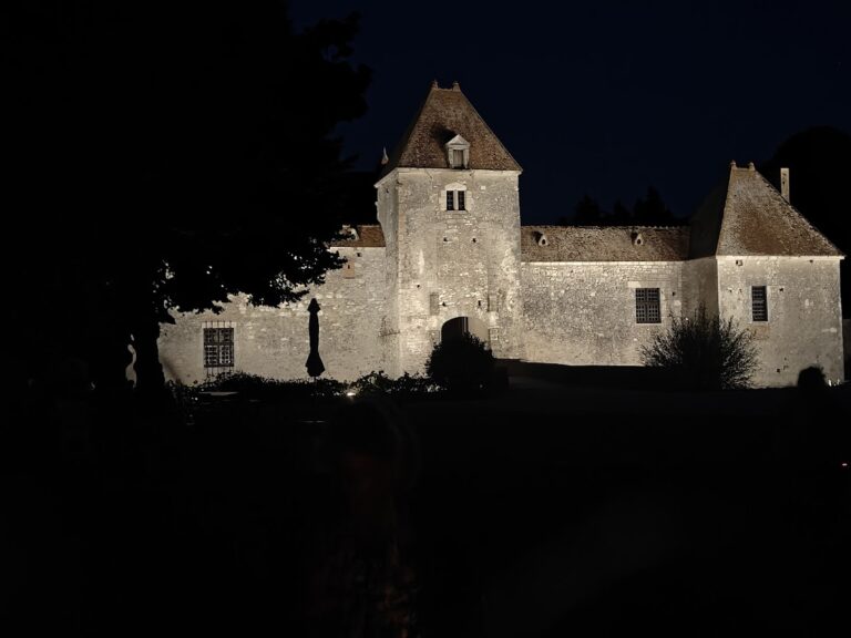 Buranlure: A Medieval Stronghold in France