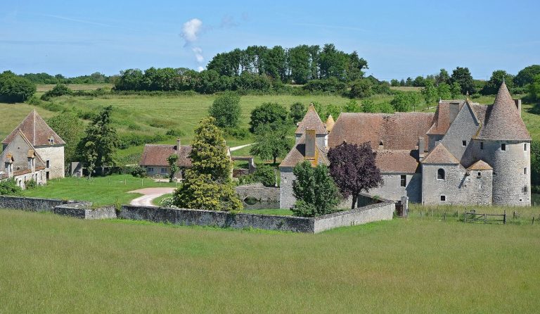 Buranlure: A Medieval Stronghold in France