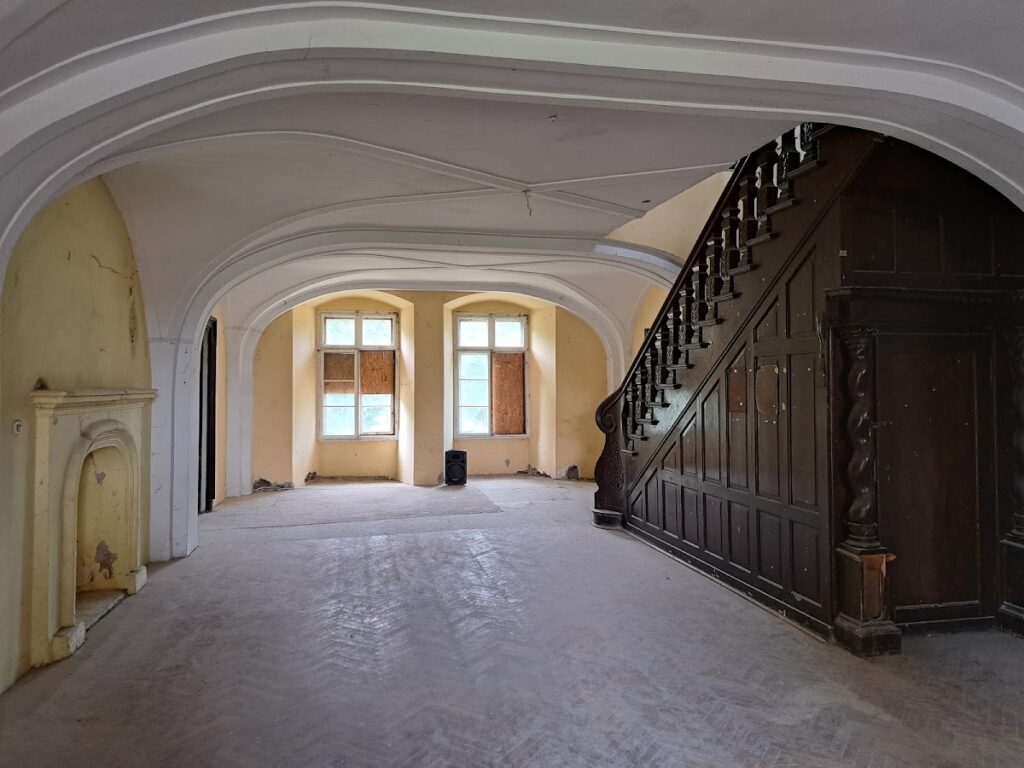 Palace in Jerzmanowa: A Renaissance, Baroque, and Neoclassical Residence in Poland 2 Palace in Jerzmanowa