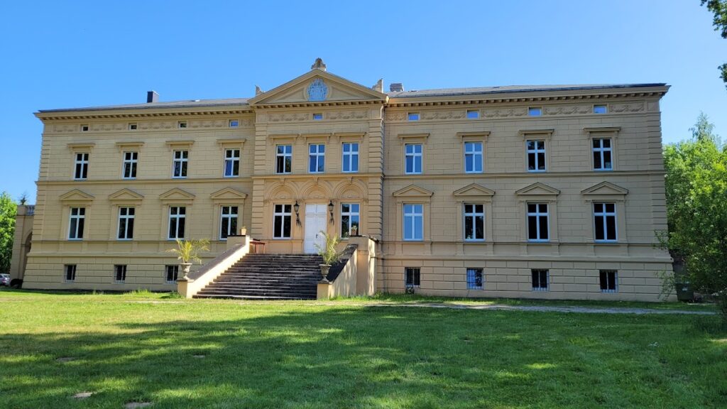 Tressow Castle: A Nineteenth-Century Manor House in Germany 2 Tressow Castle