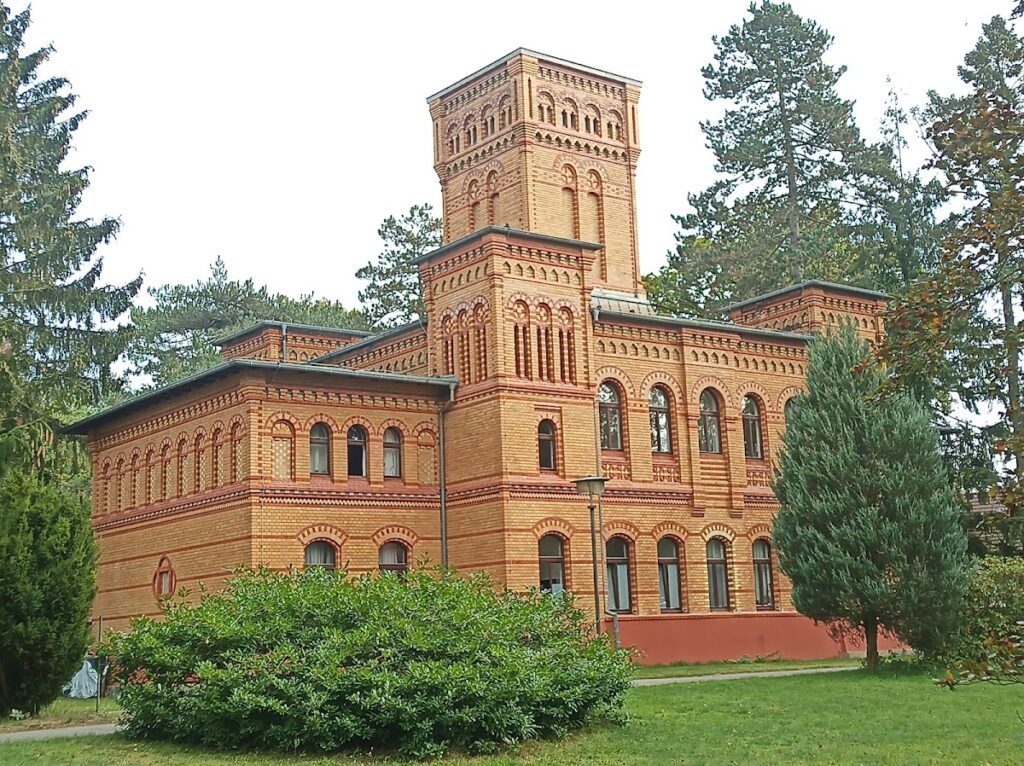 Schloss Sommerswalde: A Historic Estate and Buddhist Meditation Centre in Germany 2 Schloss Sommerswalde