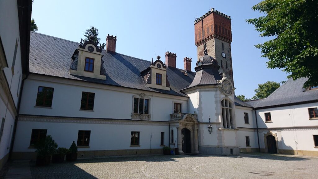 Palace in Krzyżowice: A Historic Estate Complex in Poland 1 palace in Krzyżowice