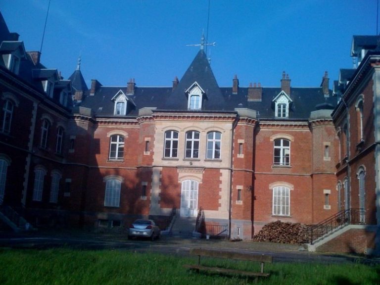 Château du Nouvion: An Aristocratic Estate Residence in France