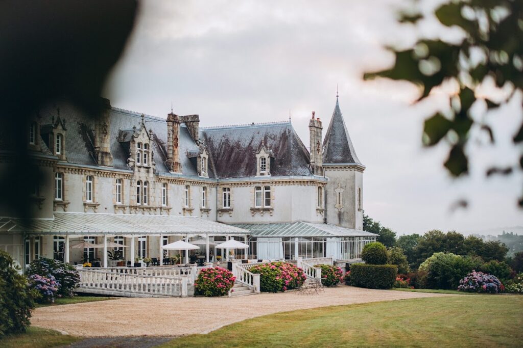 Château de Kervoazec: A Nineteenth-Century Estate in Saint-Goazec 1 Château de Kervoazec