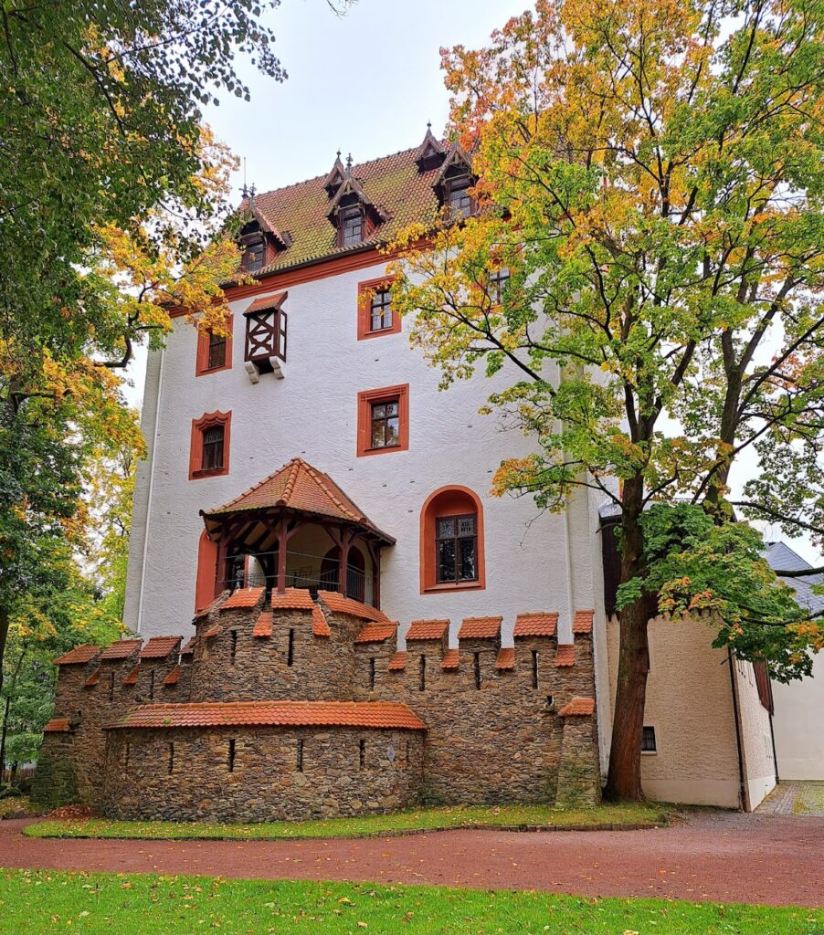 Schloss Schlettau: A Historic Castle and Museum in Germany 2 Schloss Schlettau