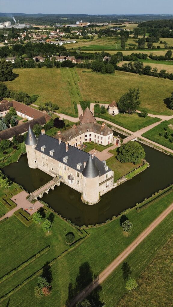 Château de La Roche-en-Brenil