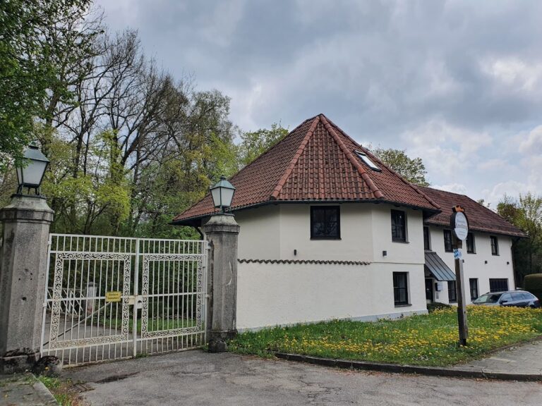 Schloss Planegg: Former Moated Castle and Hofmark Seat in Germany
