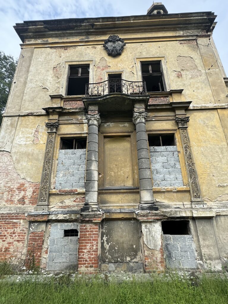 Palace in Mańczyce: An Eighteenth-Century Palace Complex in Poland 2 Palace in Mańczyce