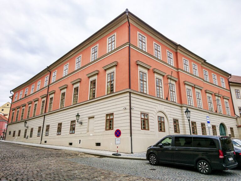 Trauttmannsdorfský palác: A Neoclassical Palace in Prague