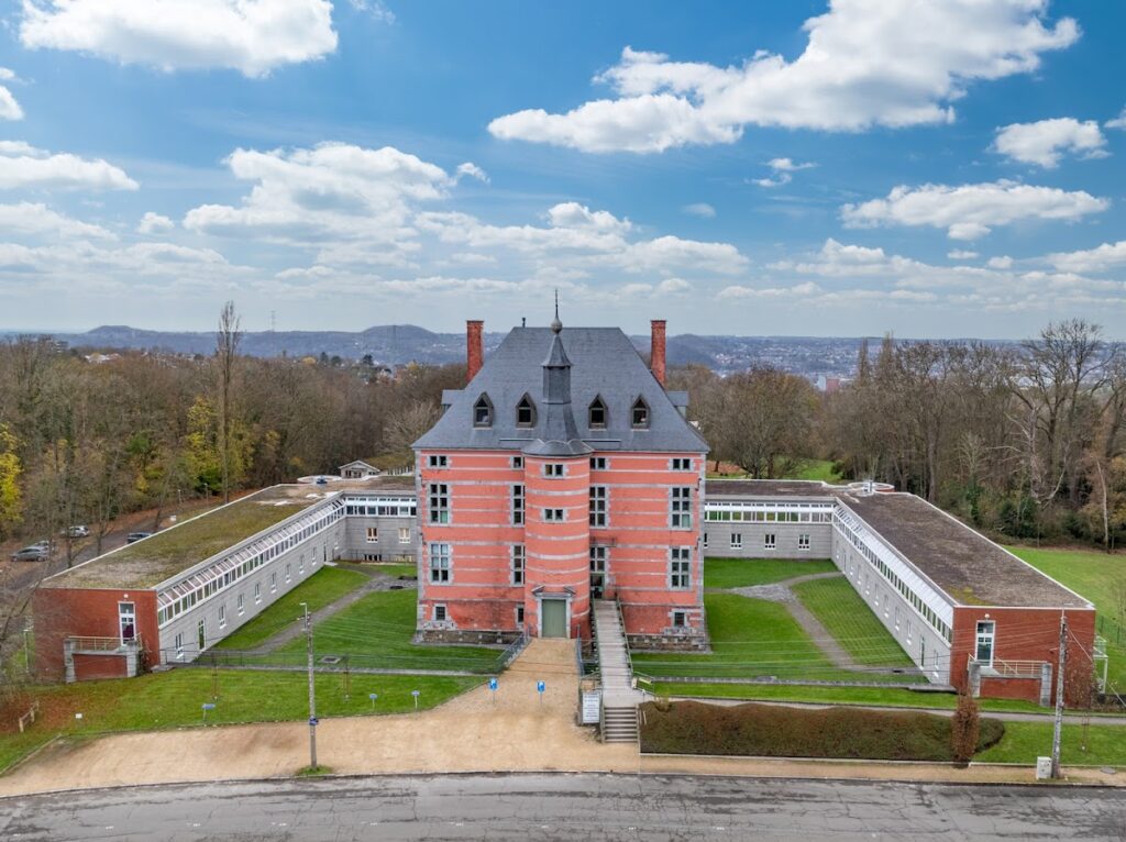 Fayenbois Castle (Château de Fayenbois): A Mosan-Style Estate in Liège 1 Château de Fayenbois