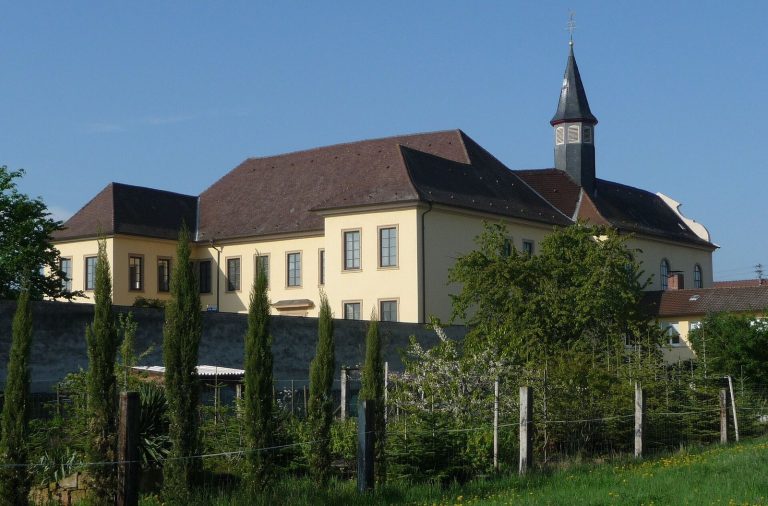 Hallbergsches Schloss (Fußgönheim): A Baroque Castle and Church Complex in Germany