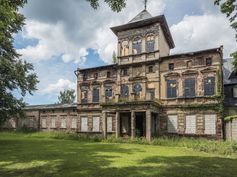 Palace and Folwark in Poznań Morasko: A Neo-Renaissance Estate