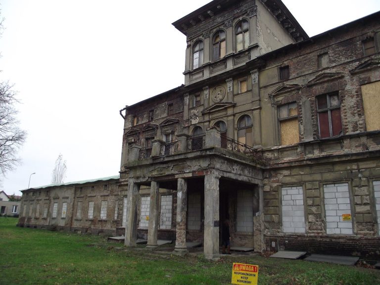 Palace and Folwark in Poznań Morasko: A Neo-Renaissance Estate
