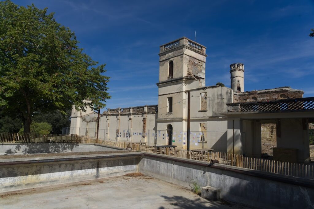 Château d'Enjaux: A Historic Château and Radio Toulouse Broadcasting Centre 2 château d'Enjaux