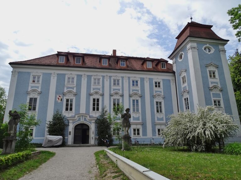 Schloss Lichtenegg: A Former Water Castle in Austria