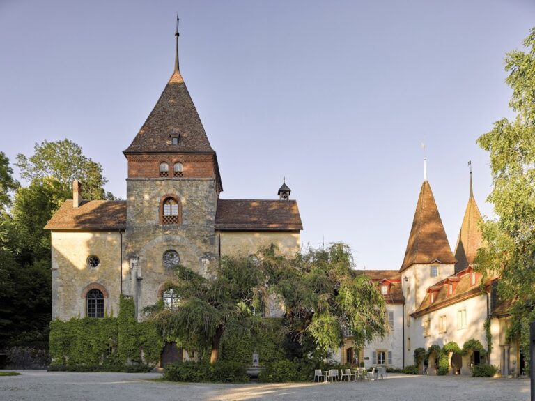 Münchenwiler Castle: A Former Cluniac Priory and Renaissance Residence in Switzerland