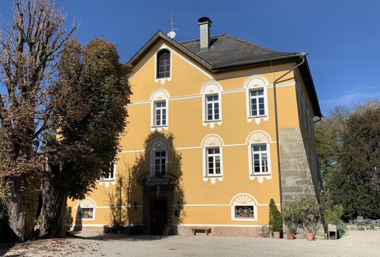 Schloss Lasseregg: A Historic Castle and Former Archiepiscopal Fief in Austria