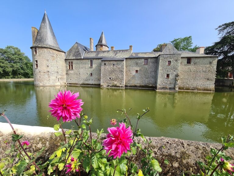 Château de Maisontiers: A Historic Château in France