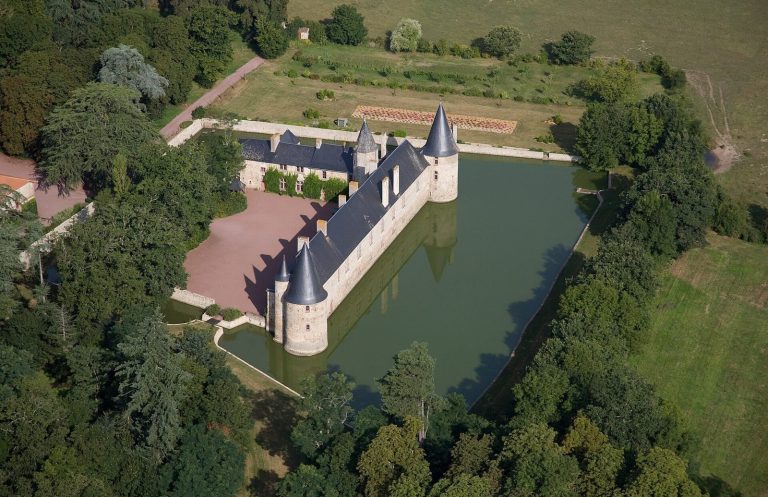 Château de Maisontiers: A Historic Château in France