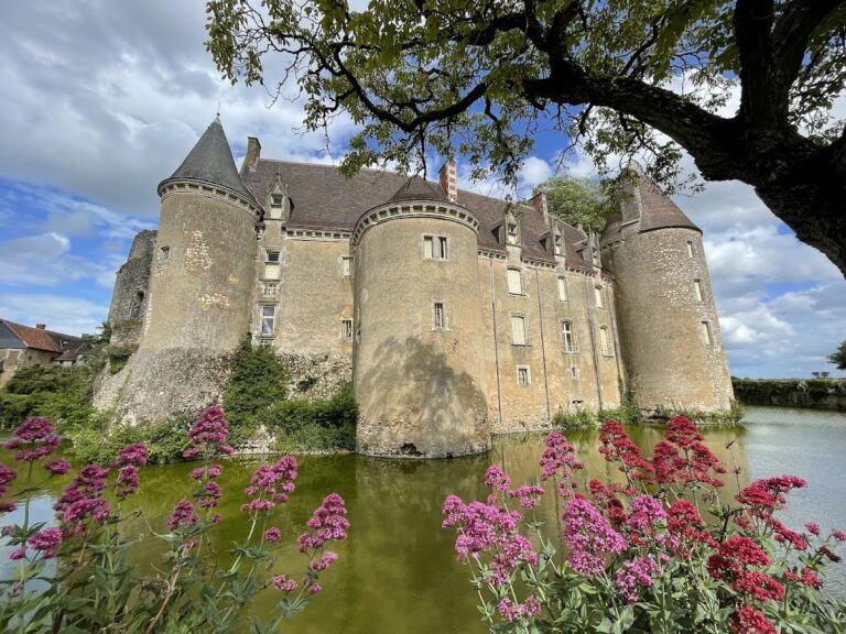 Château de Lys-Saint-Georges: a Medieval Fortified Castle in France