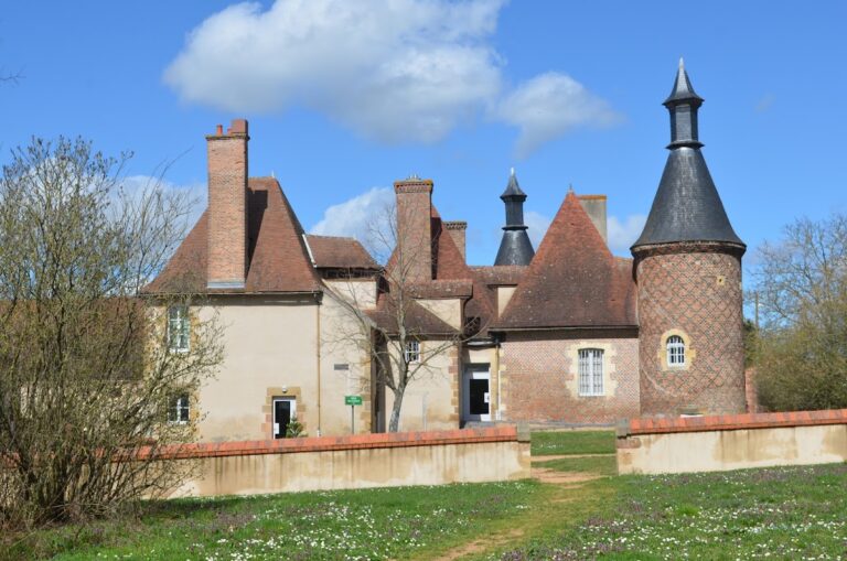Château de Panloup: A Seventeenth-Century Residence in Yzeure, France