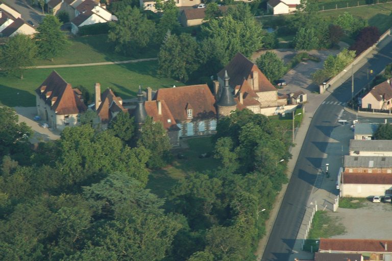Château de Panloup: A Seventeenth-Century Residence in Yzeure, France