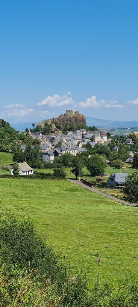 Apchon Castle: A Medieval Fortress and Seigneurial Residence in France 2 Château d'Apchon