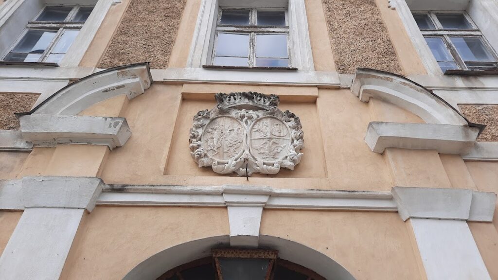 Palace in Sułów: A Baroque Noble Residence in Poland 2 Palace in Sułów