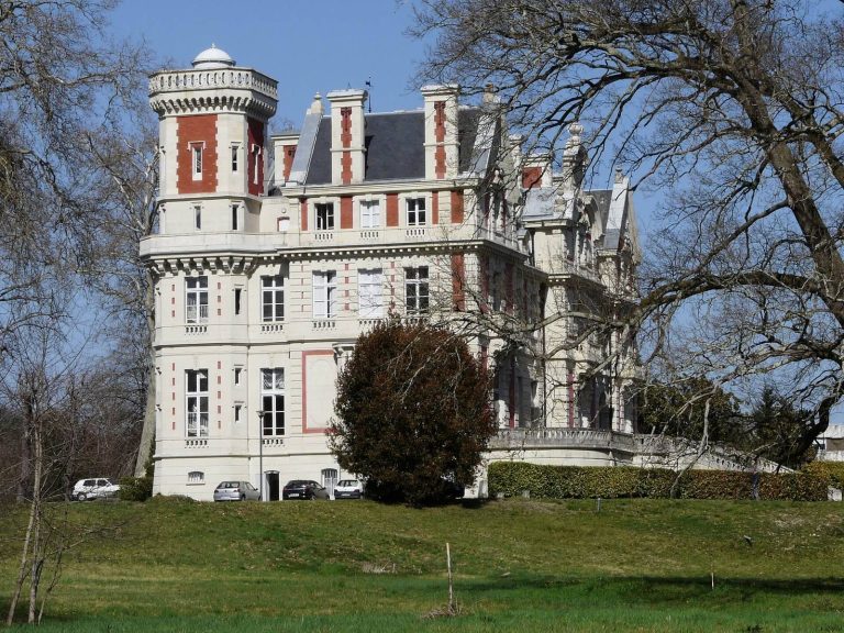 Château Magne: A Second Empire Château in Trélissac