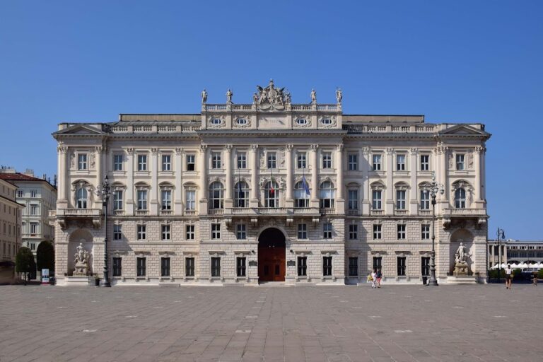 Palazzo del Lloyd Triestino: 19th-century Headquarters of Lloyd Triestino in Trieste