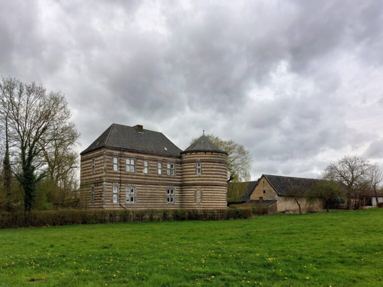 Castle De Bongard: A Maasland Renaissance Castle in the Netherlands