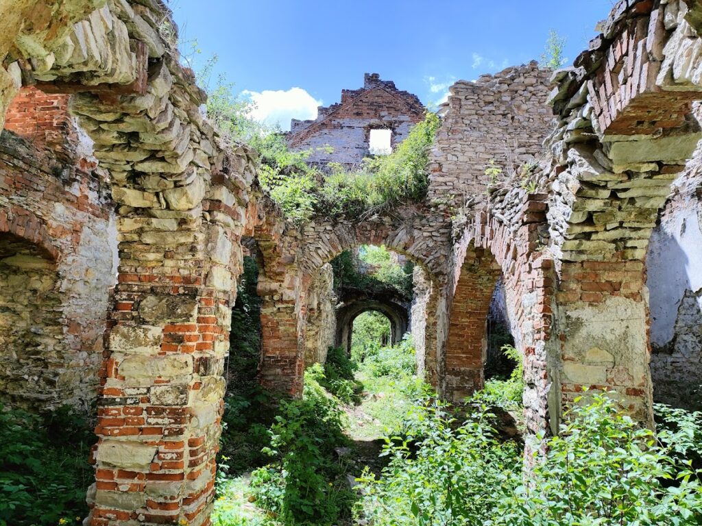Włodowice Palace: A Ruined Baroque Residence in Poland 2 Włodowice Palace