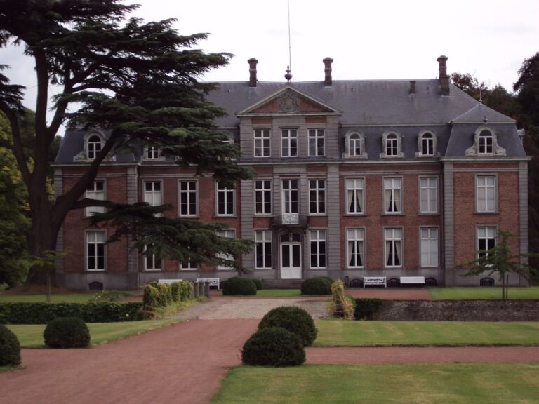 Kasteel Ten Bieze: Country estate and former fortified residence in Zwalm, Belgium