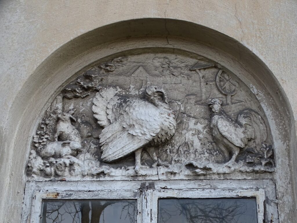 Palace in Kryspinów: A Neo-Renaissance Residence in Poland 2 Palace in Kryspinów