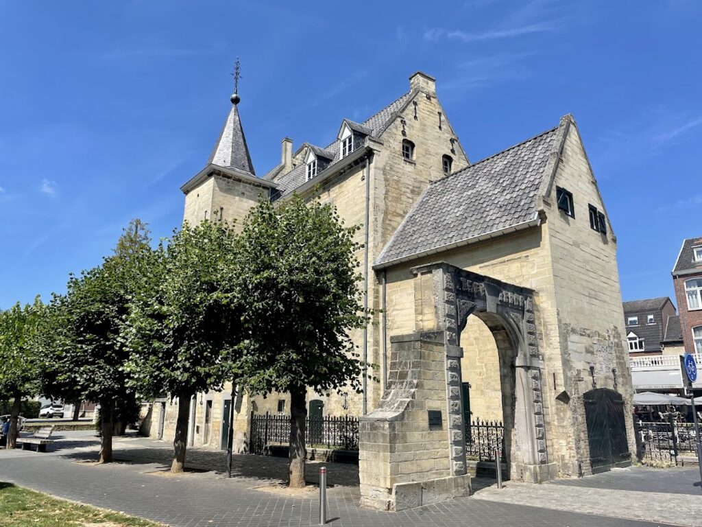 Den Halder Castle: A Medieval Fortified Residence in Valkenburg 2 Den Halder Castle