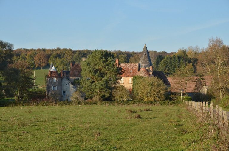 Château de Bonnais: A Late Fifteenth-Century Castle in France