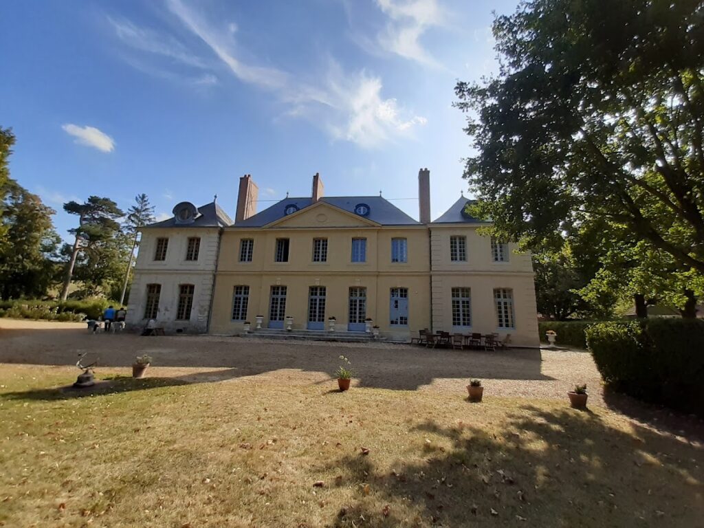 Château de Couvicourt: a Neoclassical Seigneurial Residence in France 2 Château de Couvicourt