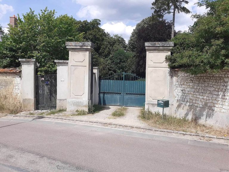Château de Couvicourt: a Neoclassical Seigneurial Residence in France
