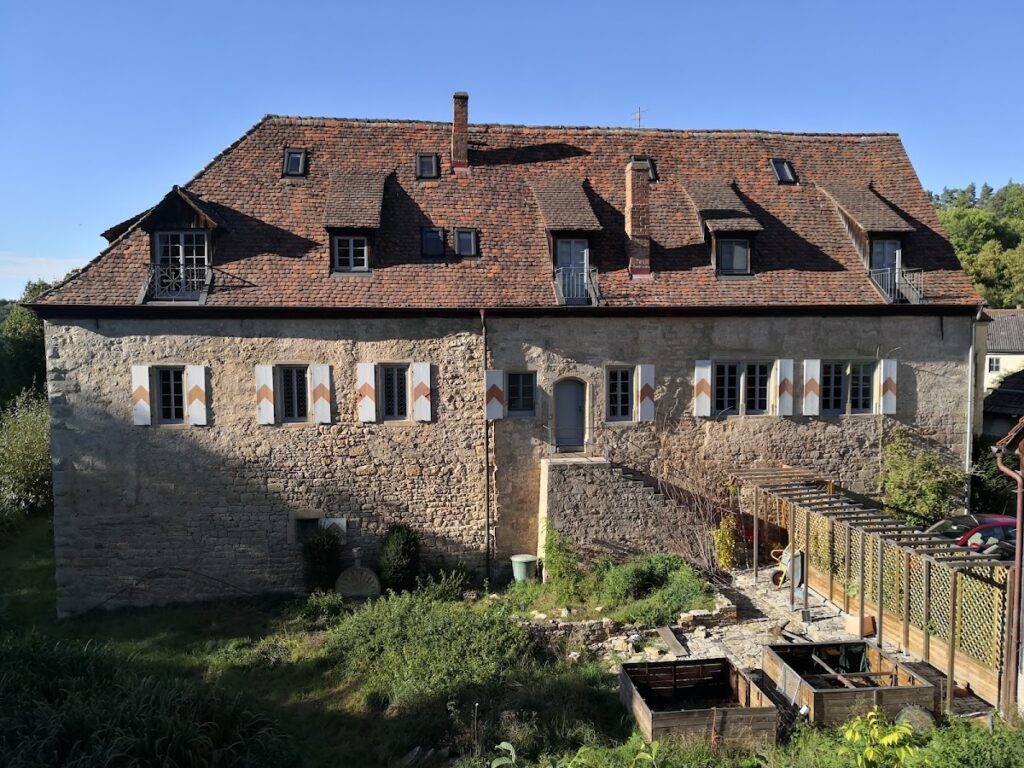 Geyer-Schloss Reinsbronn: A Renaissance Water Castle in Germany 3 Geyer-Schloss Reinsbronn