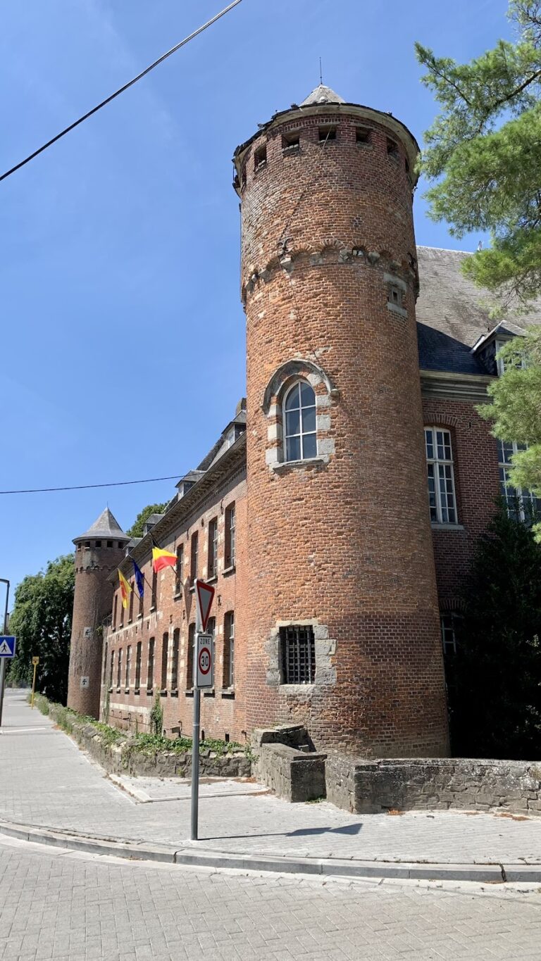Templeuve Castle: A Former Feudal Residence in Belgium