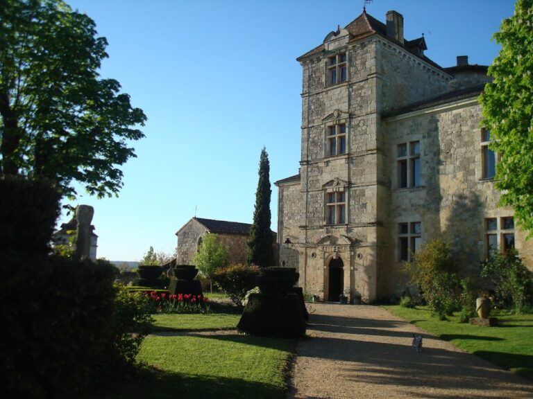 Château de Fréchou: A Medieval Fortified Residence in France