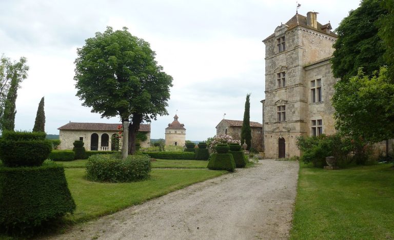 Château de Fréchou: A Medieval Fortified Residence in France