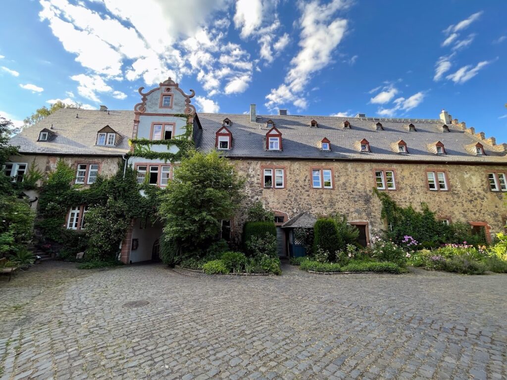 Schloss Hungen: A Castle Complex in Germany 2 Schloss Hungen