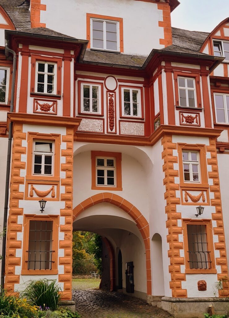 Schloss Hungen: A Castle Complex in Germany 3 Schloss Hungen