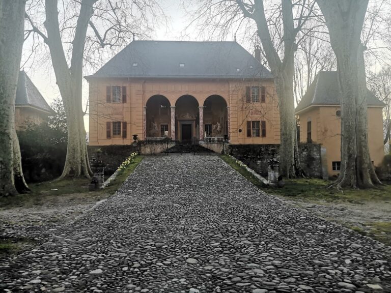 Château de Caramagne: A Historic Private Residence in Chambéry